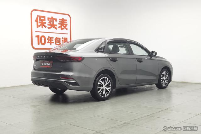 Geely Emgrand 2025 4 1.5 L MT — фото 4