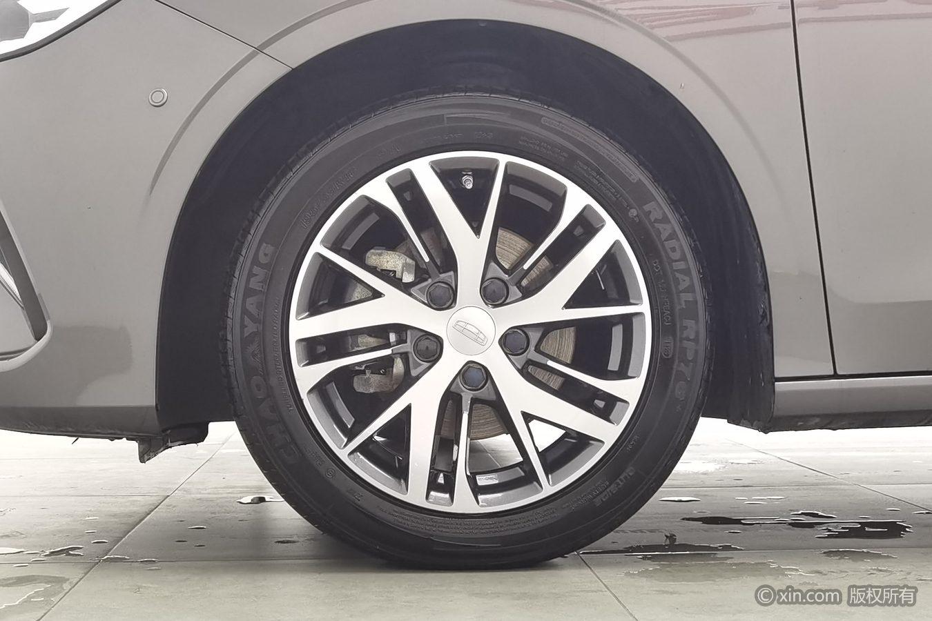 Geely Emgrand 2025 4 1.5L MT