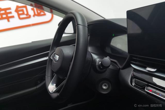 Geely Emgrand 2025 4 1.5 L MT — фото 10