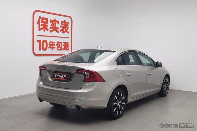 Volvo S60 2019 Желтый из Китая, фото 2