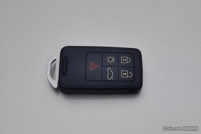 Volvo S60 2019 Желтый из Китая, фото 3