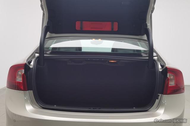 Volvo S60 id 3810561 из Китая 7