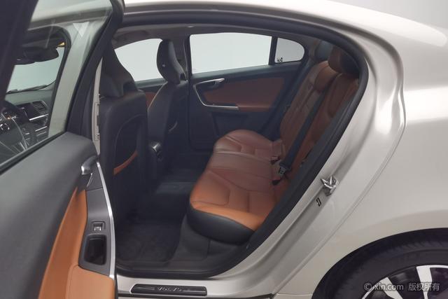 Volvo S60 id 3810561 из Китая 17