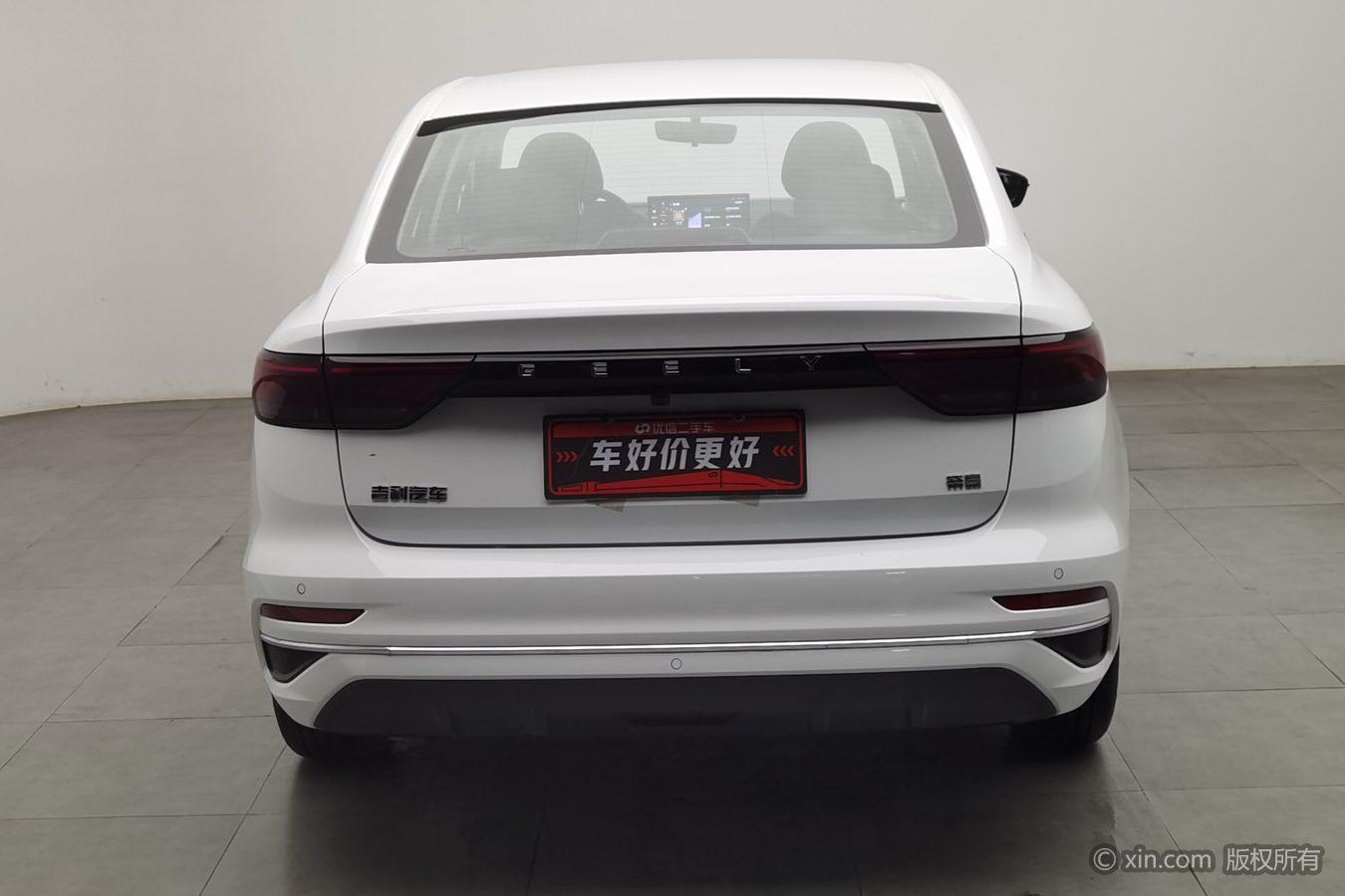 Geely Emgrand 2025 4 1.5L MT
