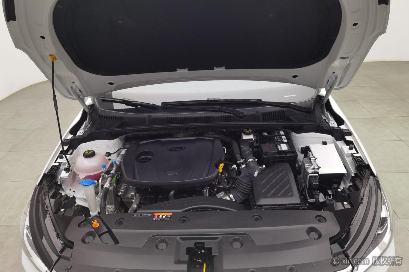 Geely Emgrand 2025 4 1.5L MT