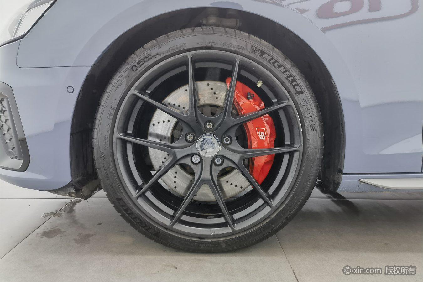 Audi A4L 2022 40 TFSI quattro RS