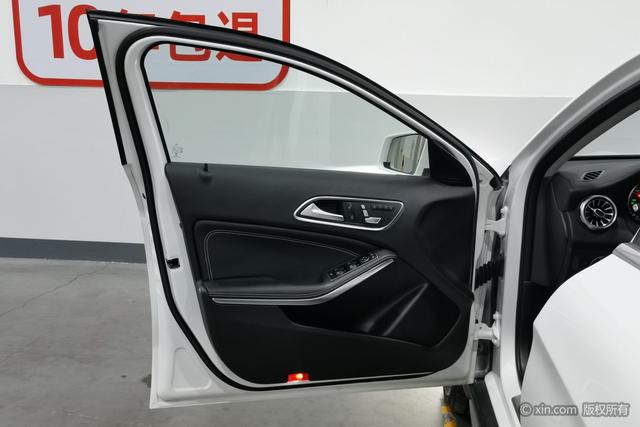 Mercedes-Benz GLA 2017 GLA 200 — фото 20
