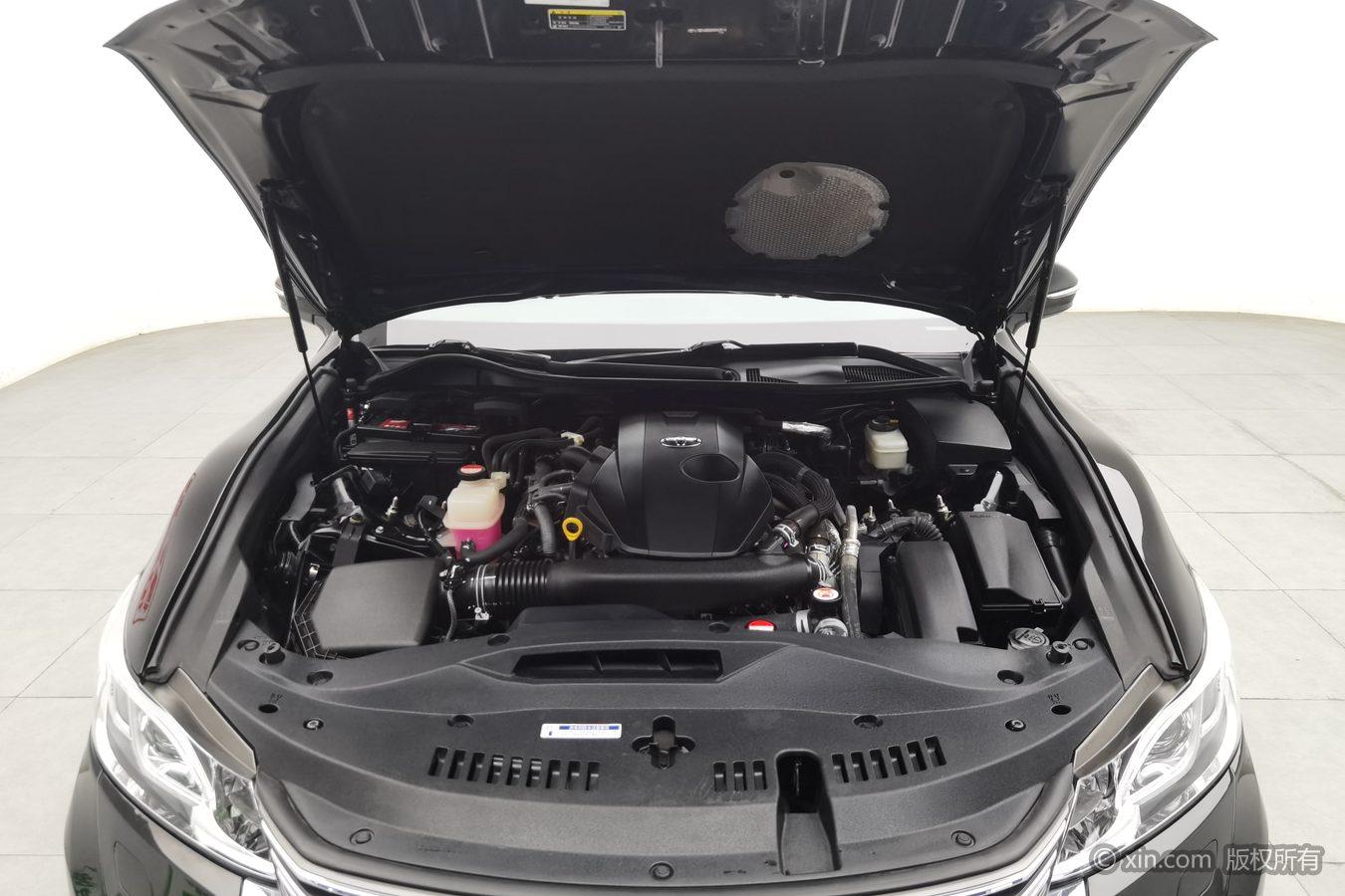 Toyota Crown 2015 2.0T Fashion