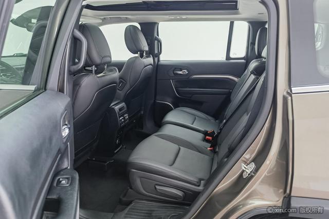 Jeep Commander 2018 2.0 T 2 WD V — фото 19