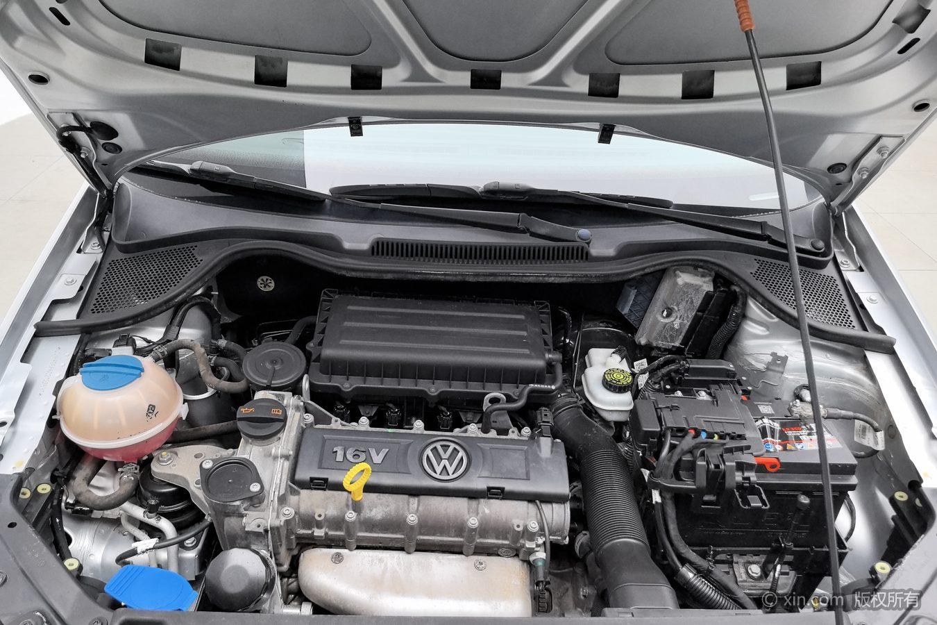 Volkswagen Polo 2013 1.6L AT Comfort