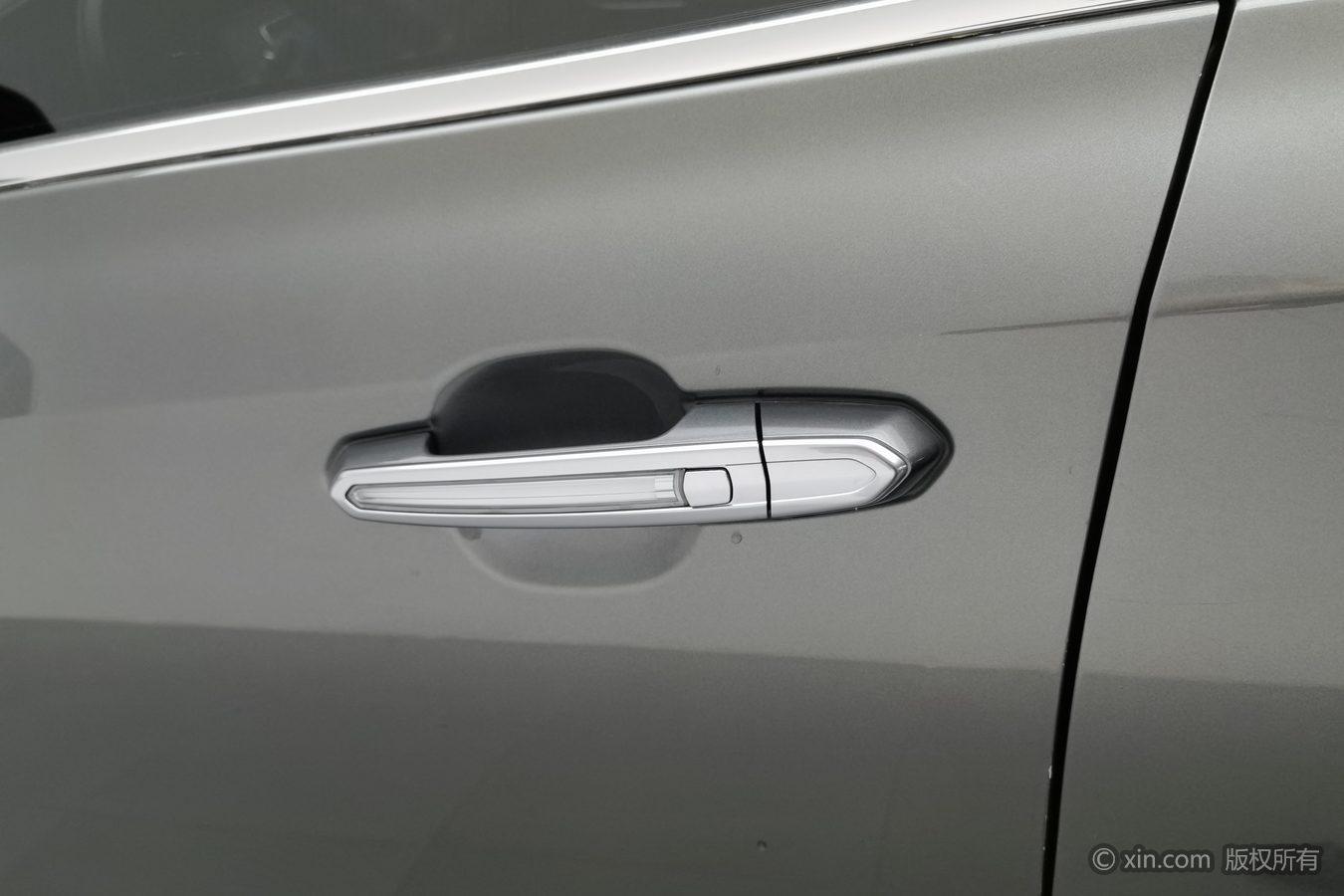 Cadillac XT4 2018 28T Lead