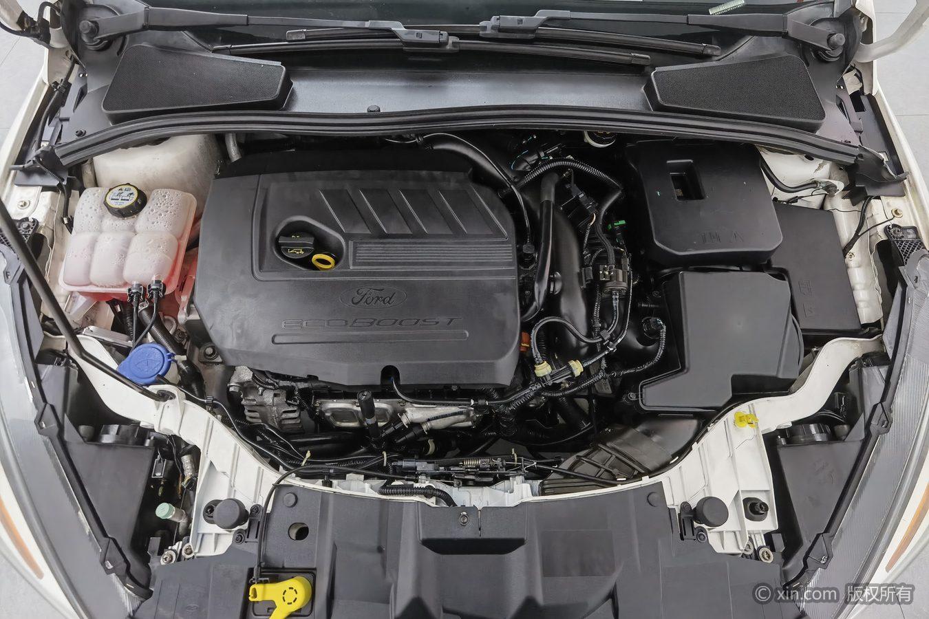 Ford Focus 2015 EcoBoost 180 AT Sport