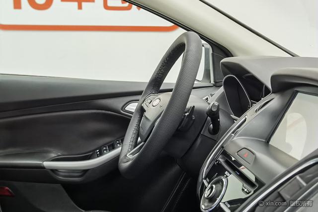 Ford Focus 2015 Eco Boost 180 ATSport — фото 10
