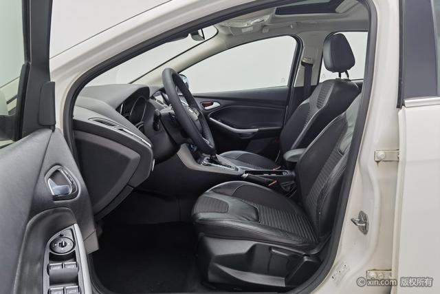 Ford Focus 2015 Eco Boost 180 ATSport — фото 17