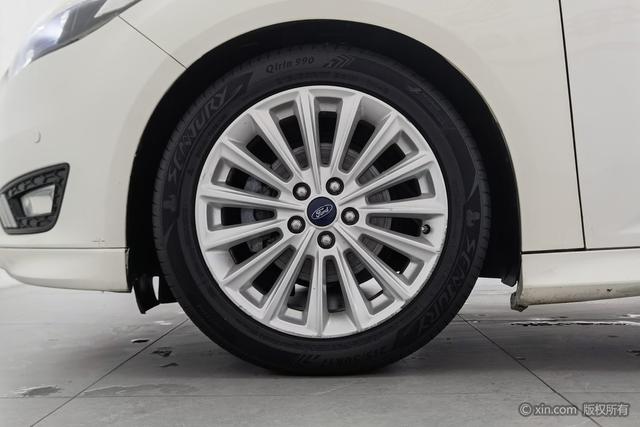 Ford Focus 2015 Eco Boost 180 ATSport — фото 8