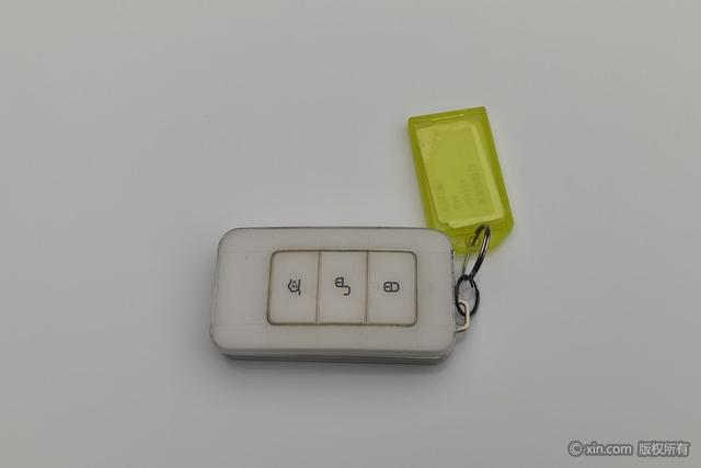 BYD Qin DM 2018 Белый из Китая