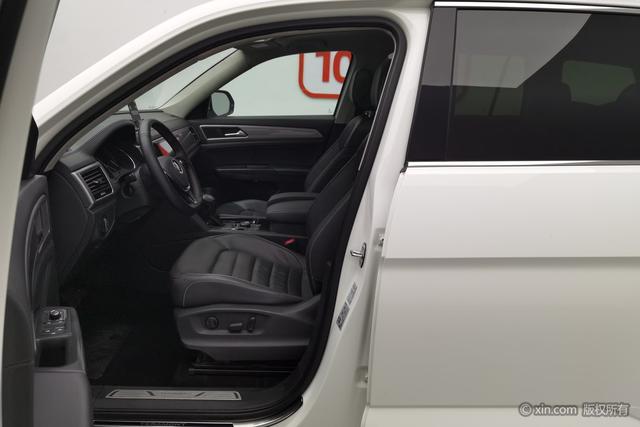 Volkswagen Teramont 2017 530 V 6 4 WD — фото 17