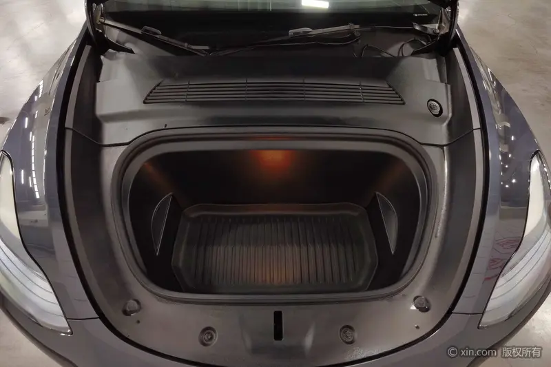 Tesla Model Y — фото 18