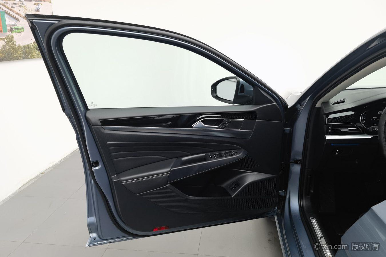 Volkswagen Passat id 4479285 из Китая 13