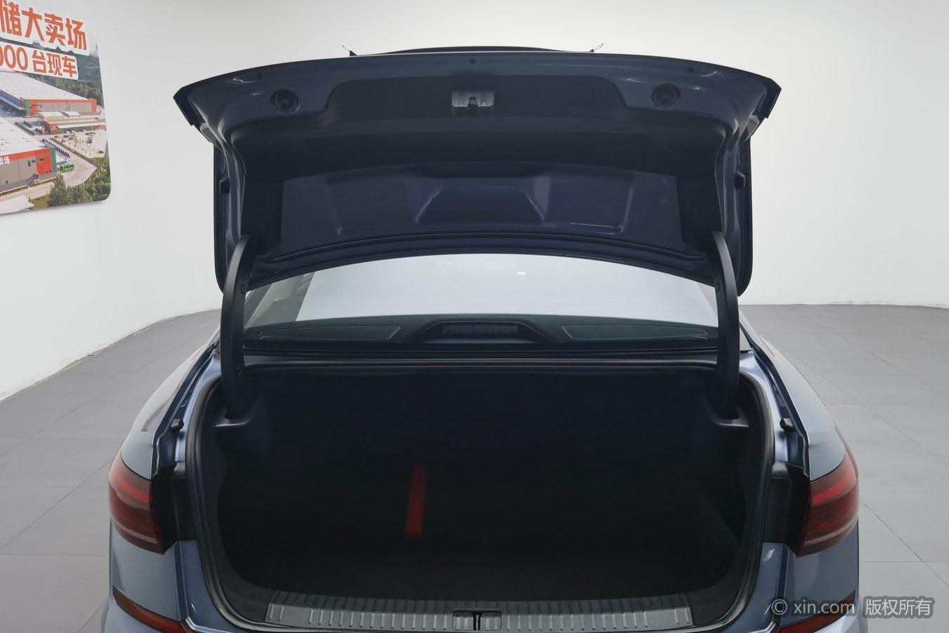 Volkswagen Passat id 4479285 из Китая 16