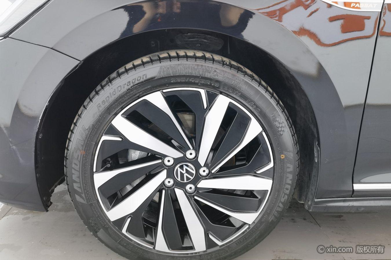 Volkswagen Passat 2023 330TSI Elite