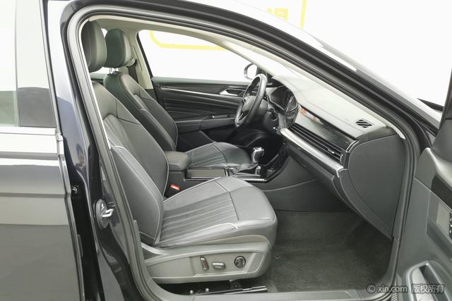 Volkswagen Passat id 4210371 из Китая 24