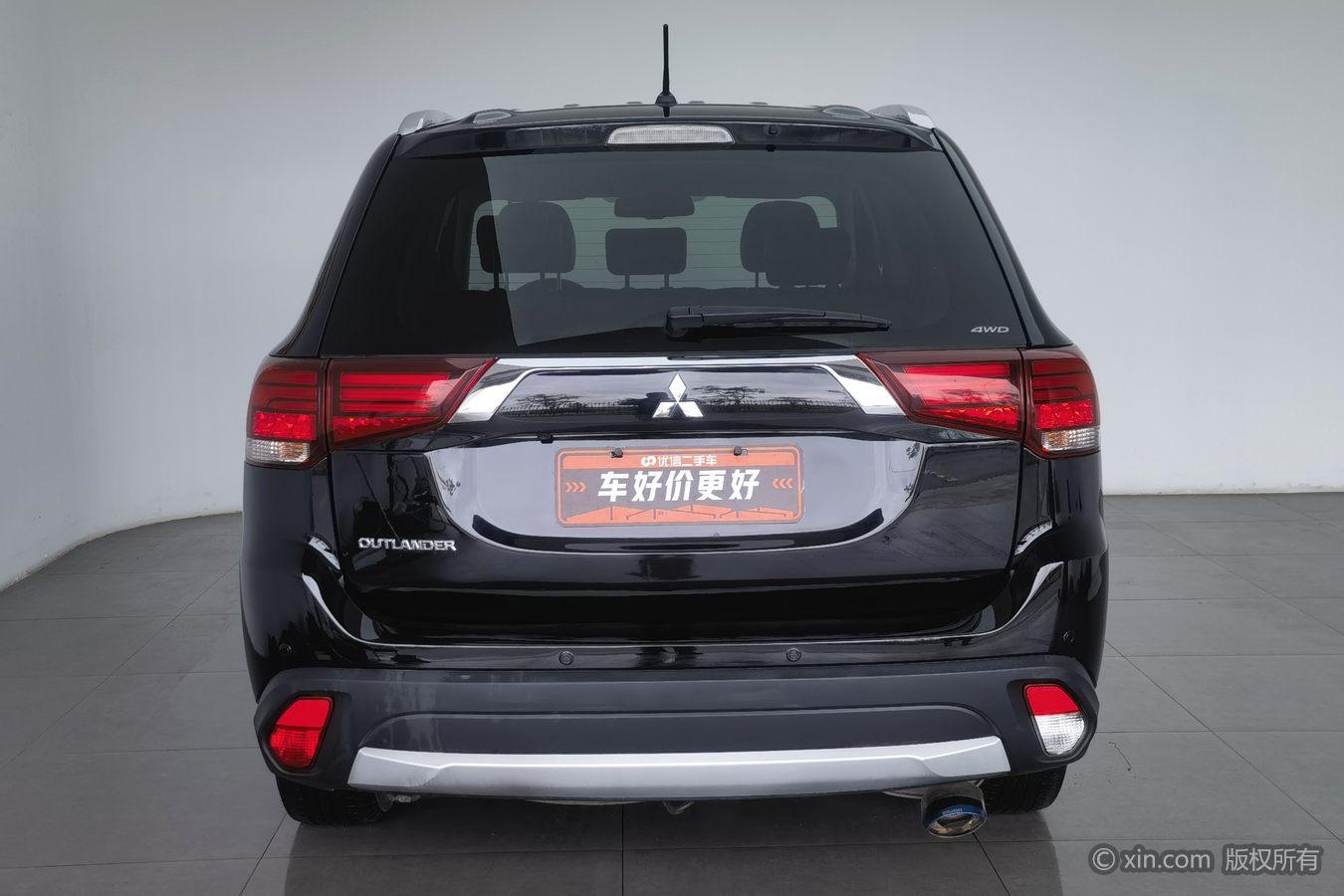 Mitsubishi Outlander 2016 2.4L Elite 5 мест