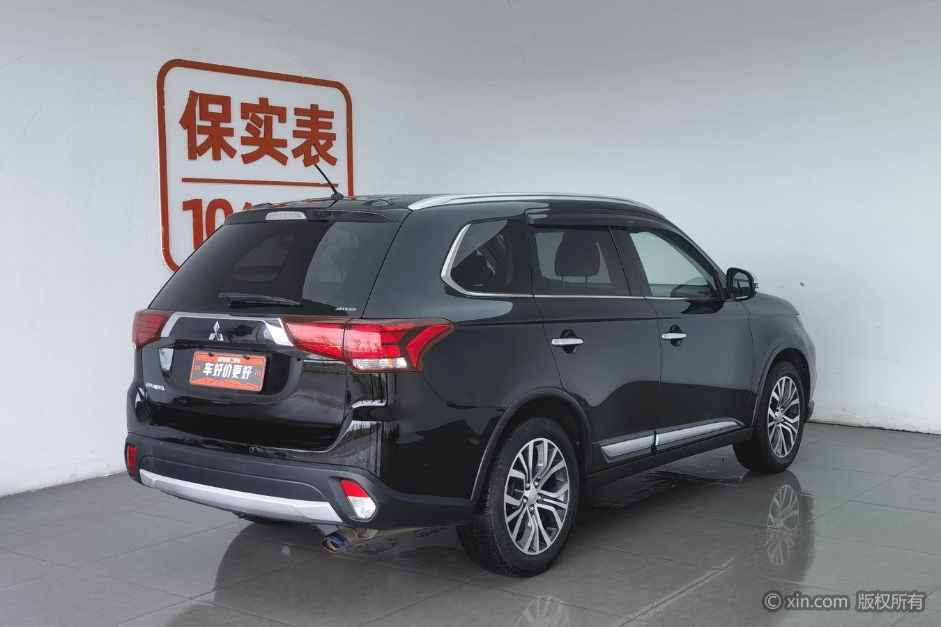 Mitsubishi Outlander 2016 2.4L Elite 5 мест