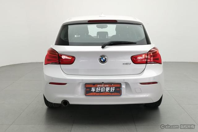 BMW 1-Series 2018 118i Leading — фото 3