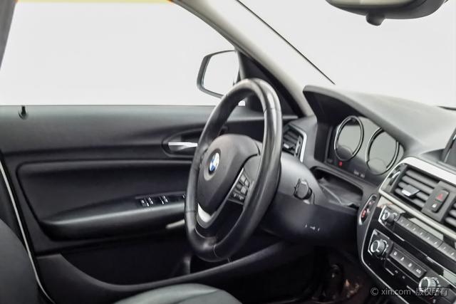 BMW 1-Series 2018 118i Leading — фото 11