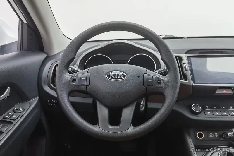 Kia Sportage — фото 9