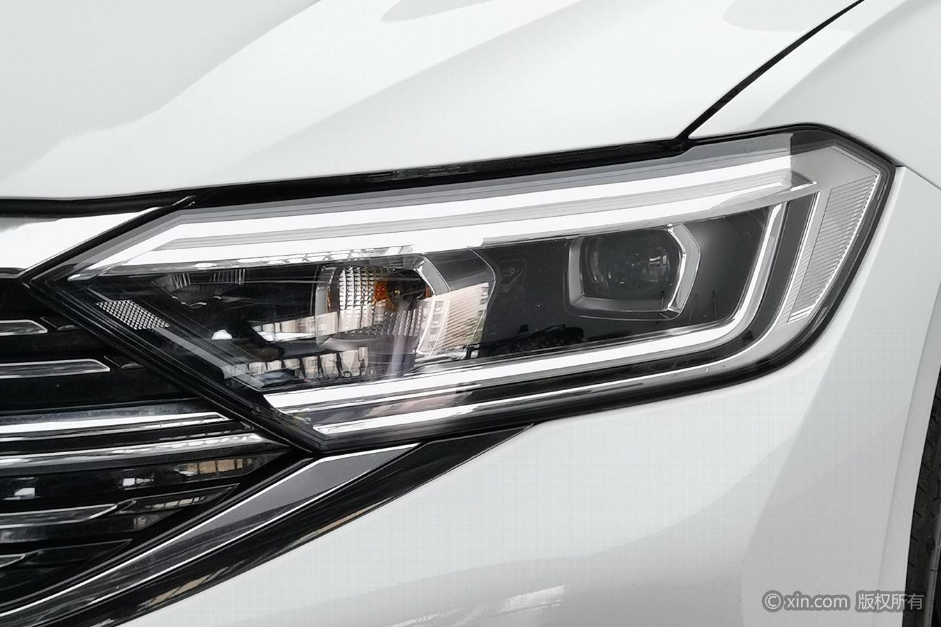 Volkswagen Sagitar 2023 300TSI DSG