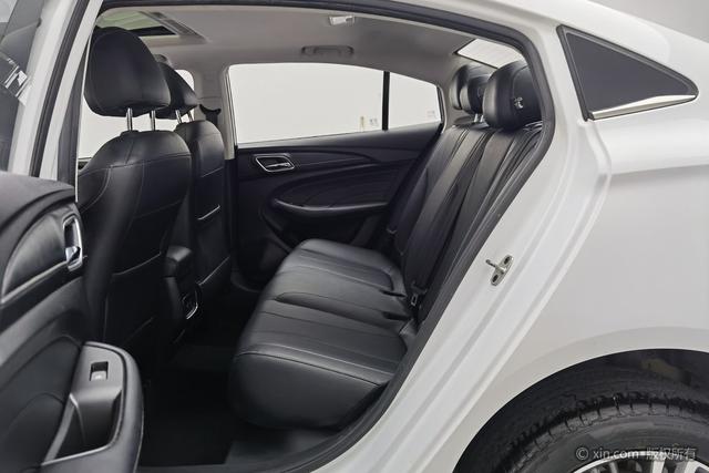 Roewe i5 2019 1.5 L MT 4 G V — фото 19