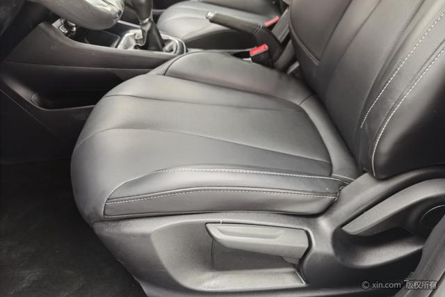 Roewe i5 2019 1.5 L MT 4 G V — фото 18