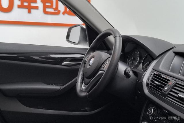 BMW X1 2015 s Drive 18i — фото 16