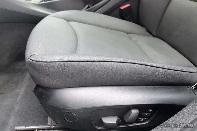 BMW X1 2015 s Drive 18i — фото 18
