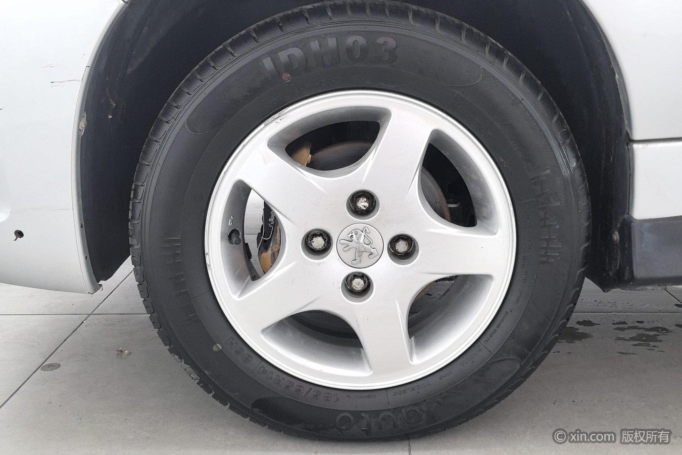 Peugeot 207 2011 1.4L MT