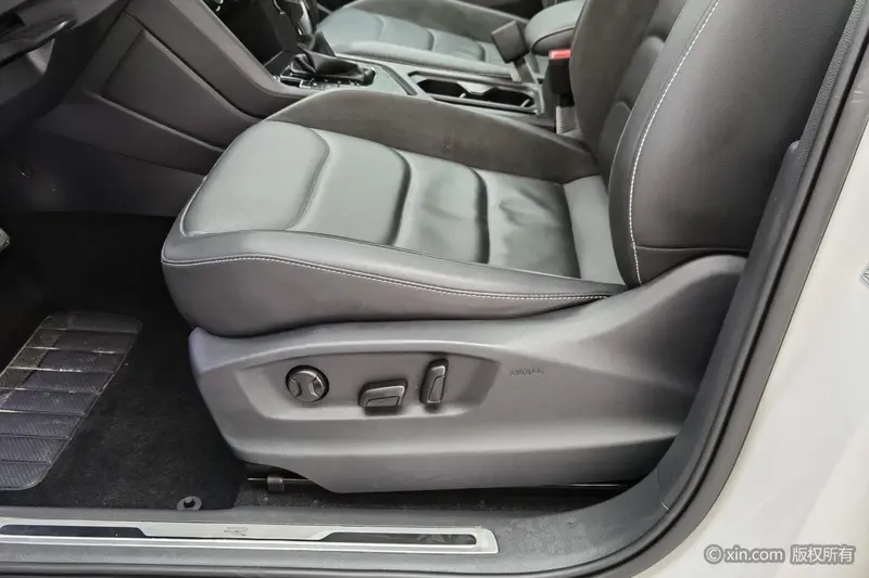 Volkswagen Tiguan L — фото 13