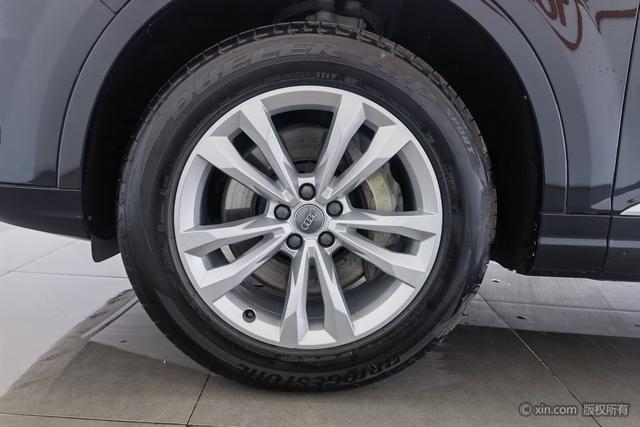 Audi Q7 2019 45 TFSI Comfort — фото 8