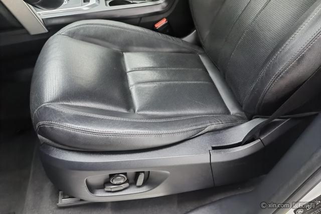 Land Rover Discovery Sport 2016 2.0 T HSE — фото 18