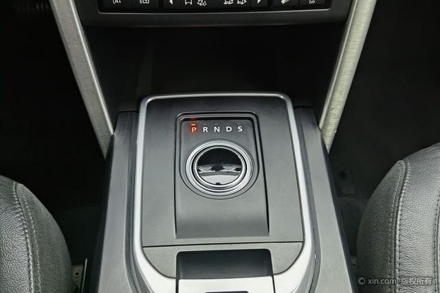 Land Rover Discovery Sport 2016 2.0 T HSE — фото 15