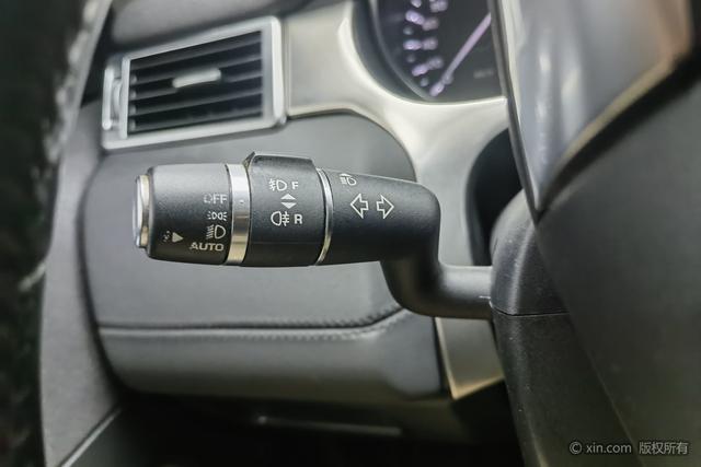Land Rover Discovery Sport 2016 2.0 T HSE — фото 16