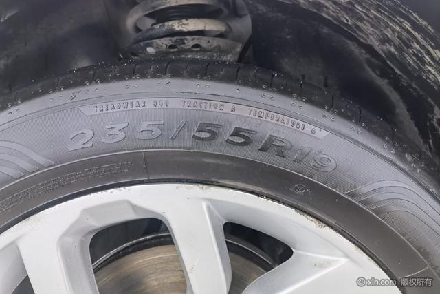 Land Rover Discovery Sport 2016 2.0 T HSE — фото 11