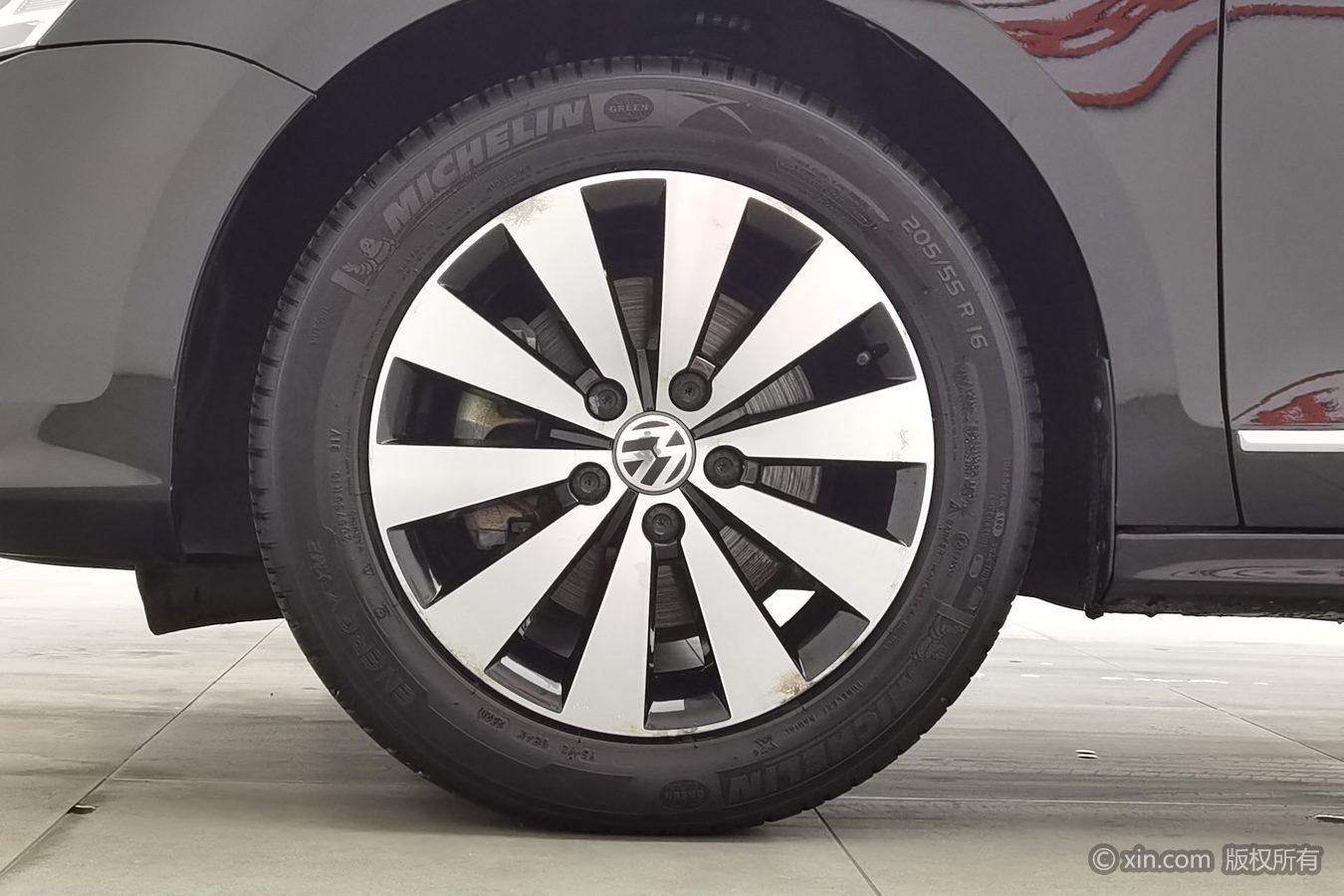 Volkswagen Sagitar 2015 230TSI AT Luxury