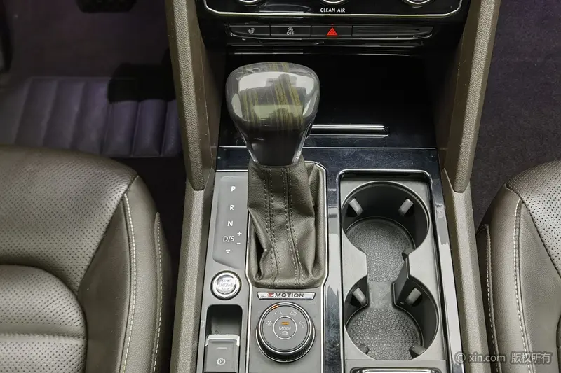 Volkswagen Teramont 380 TSI 4 WD Flagship — фото 10