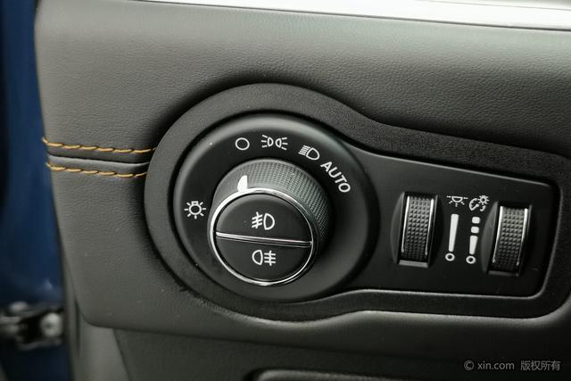 Jeep Grand Commander 2018 2.0 T 4 WD V — фото 16