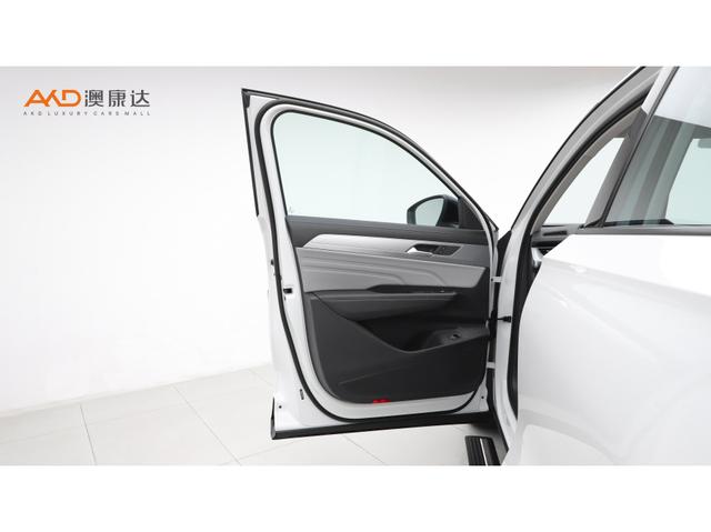 Volkswagen Tavendor 2024 380 TSI 4 WD R-line — фото 9