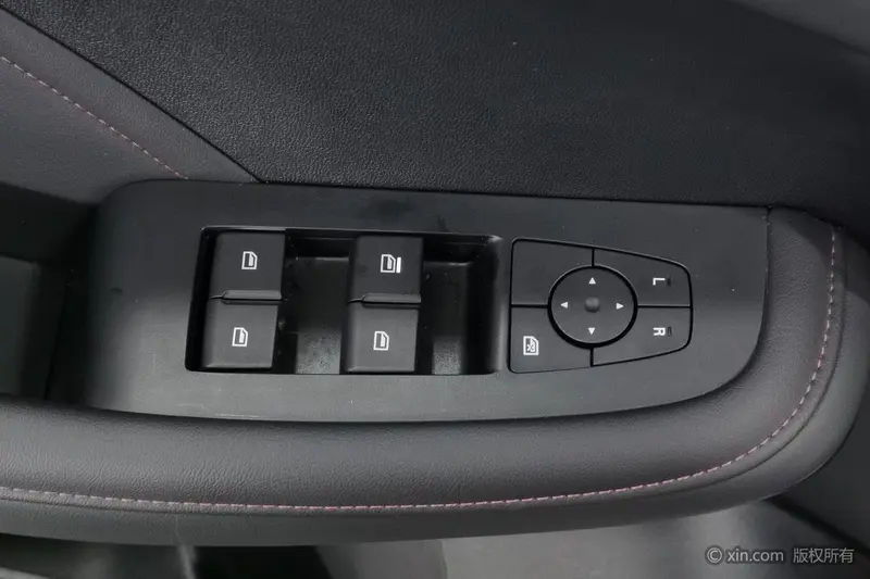 Roewe i5 — фото 16