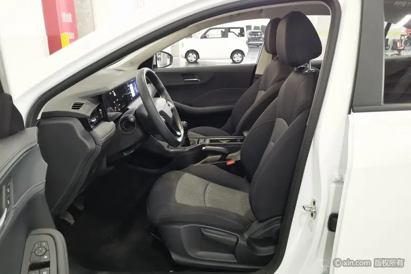 Roewe i5 — фото 11