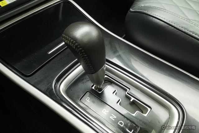 Mitsubishi Outlander 2020 2.4 L 4 WD 5 — фото 15